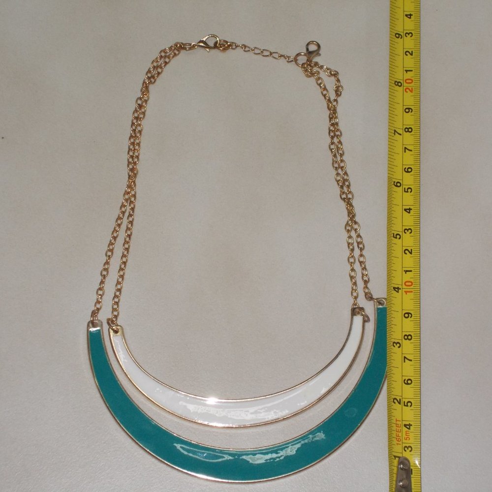 Vintage Fashion Necklace - Picture 2 of 4